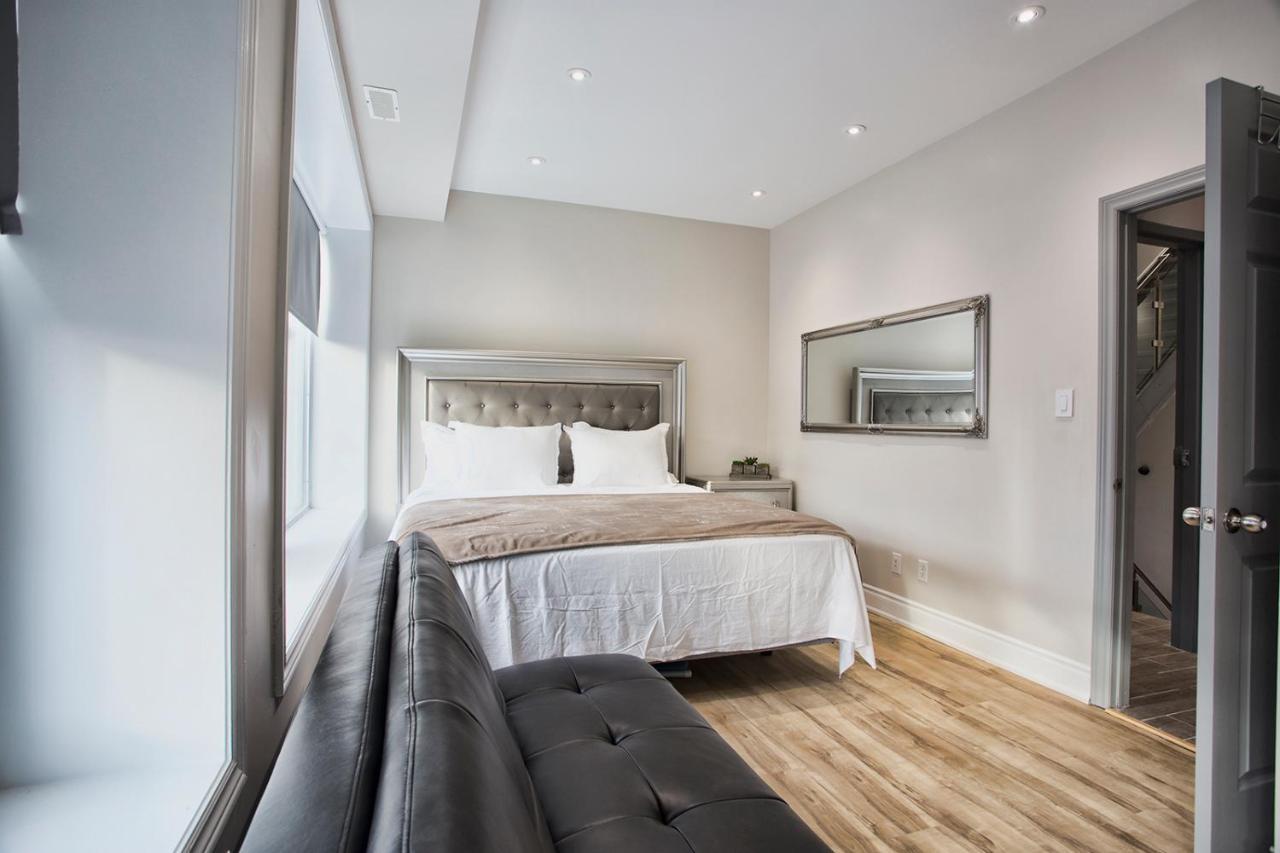 Toronto Rooms And Suites Exterior photo