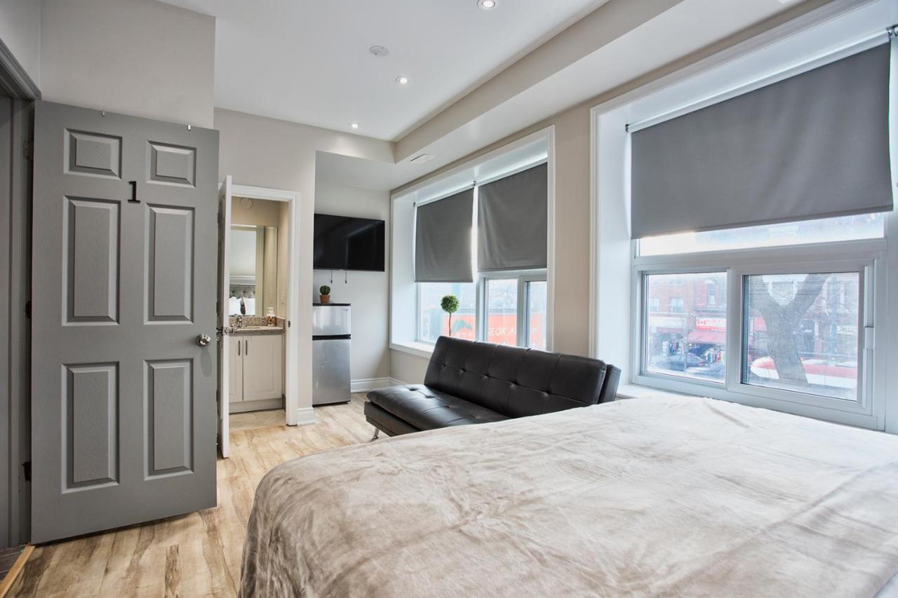 Toronto Rooms And Suites Exterior photo