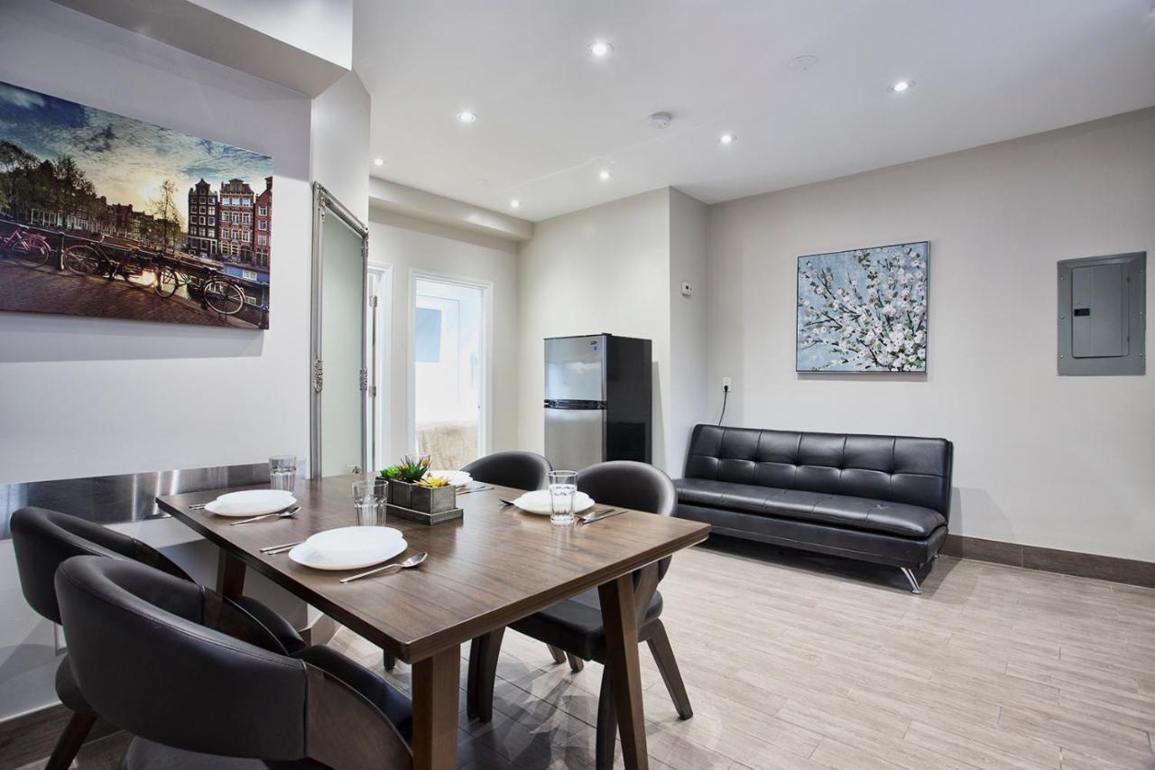 Toronto Rooms And Suites Exterior photo