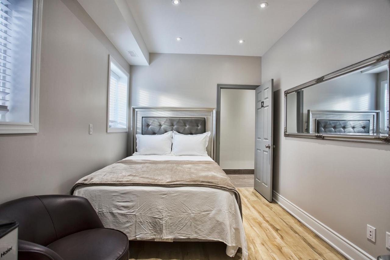 Toronto Rooms And Suites Exterior photo